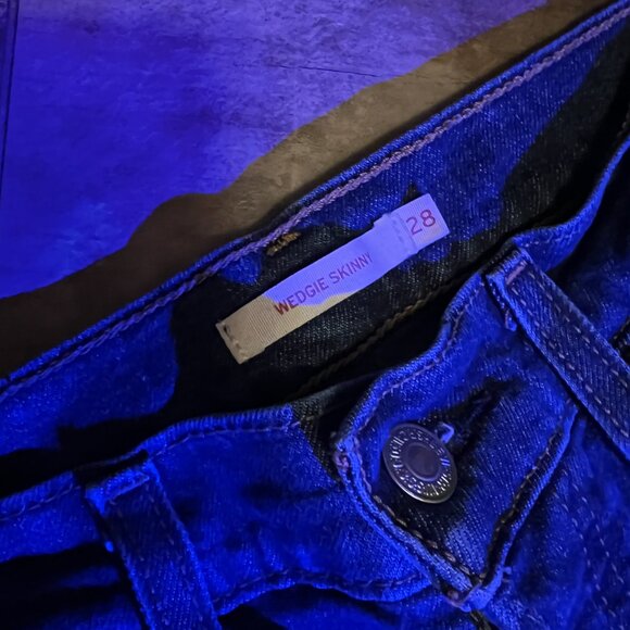 LEVI’S Wedgie Skinny - 28 - Picture 10 of 11